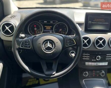 Желтый Мерседес Б-класс, объемом двигателя 1.46 л и пробегом 510 тыс. км за 10199 $, фото 18 на Automoto.ua