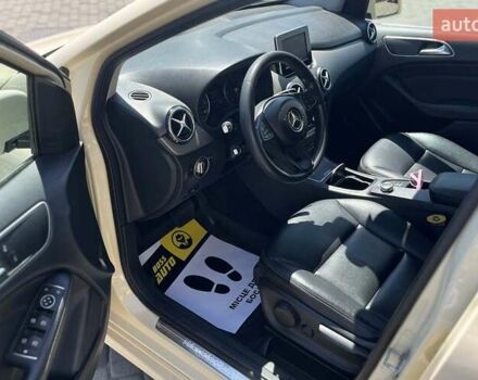 Желтый Мерседес Б-класс, объемом двигателя 1.46 л и пробегом 510 тыс. км за 10199 $, фото 10 на Automoto.ua