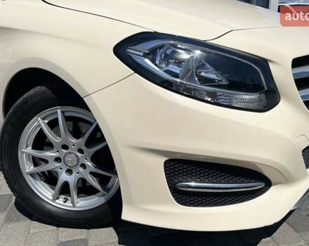 Желтый Мерседес Б-класс, объемом двигателя 1.46 л и пробегом 510 тыс. км за 10199 $, фото 9 на Automoto.ua