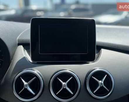 Желтый Мерседес Б-класс, объемом двигателя 1.46 л и пробегом 510 тыс. км за 10199 $, фото 21 на Automoto.ua