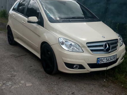 Жовтий Мерседес Б-клас, об'ємом двигуна 1.99 л та пробігом 272 тис. км за 7000 $, фото 1 на Automoto.ua