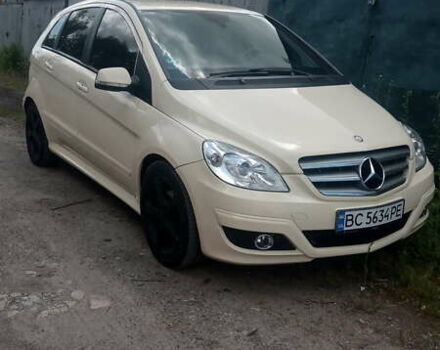 Желтый Мерседес Б-класс, объемом двигателя 1.99 л и пробегом 272 тыс. км за 7000 $, фото 1 на Automoto.ua