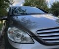 Мерседес Б-клас 2005 у Хмельницькому на Automoto.ua Сірий Мерседес Б-клас, об'ємом двигуна 2 л та пробігом 200 тис. км за 6800 $, фото 1 на Automoto.ua