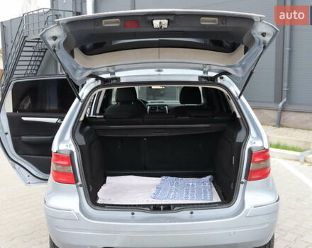 Серый Мерседес Б-класс, объемом двигателя 2 л и пробегом 273 тыс. км за 5500 $, фото 19 на Automoto.ua