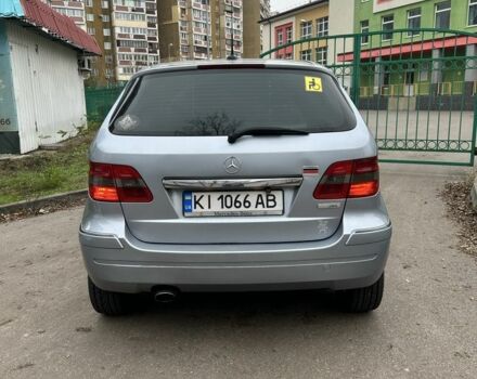 Серый Мерседес Б-класс, объемом двигателя 2 л и пробегом 273 тыс. км за 4999 $, фото 3 на Automoto.ua
