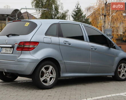 Серый Мерседес Б-класс, объемом двигателя 2 л и пробегом 273 тыс. км за 5500 $, фото 4 на Automoto.ua