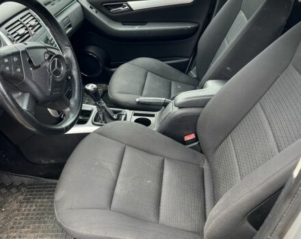 Сірий Мерседес Б-клас, об'ємом двигуна 1.7 л та пробігом 269 тис. км за 1346 $, фото 8 на Automoto.ua