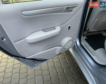 Серый Мерседес Б-класс, объемом двигателя 1.7 л и пробегом 99 тыс. км за 6950 $, фото 12 на Automoto.ua