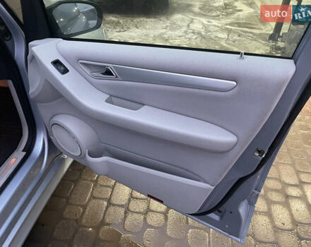 Серый Мерседес Б-класс, объемом двигателя 1.7 л и пробегом 99 тыс. км за 6950 $, фото 20 на Automoto.ua