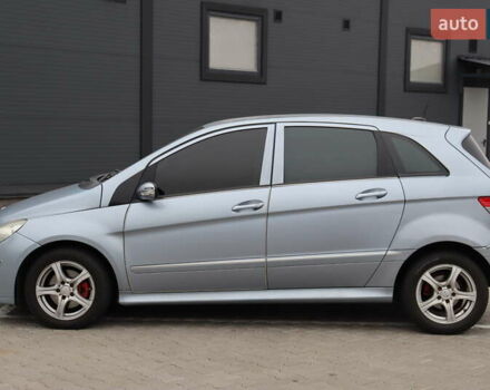 Серый Мерседес Б-класс, объемом двигателя 2 л и пробегом 273 тыс. км за 5500 $, фото 2 на Automoto.ua