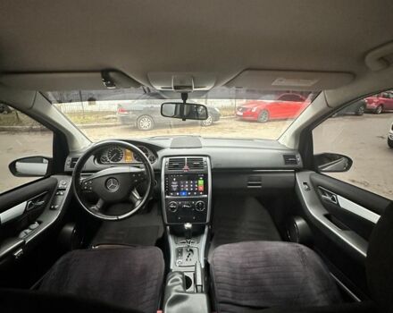 Серый Мерседес Б-класс, объемом двигателя 2 л и пробегом 273 тыс. км за 4999 $, фото 6 на Automoto.ua