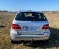 Сірий Мерседес Б-клас, об'ємом двигуна 2 л та пробігом 250 тис. км за 5900 $, фото 3 на Automoto.ua