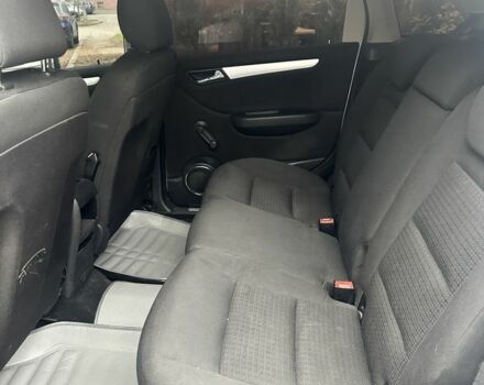 Серый Мерседес Б-класс, объемом двигателя 2 л и пробегом 273 тыс. км за 4999 $, фото 7 на Automoto.ua