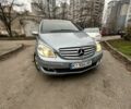 Серый Мерседес Б-класс, объемом двигателя 2 л и пробегом 273 тыс. км за 4999 $, фото 5 на Automoto.ua