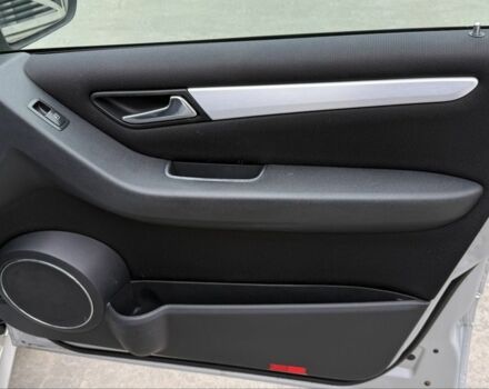 Серый Мерседес Б-класс, объемом двигателя 2 л и пробегом 360 тыс. км за 4950 $, фото 12 на Automoto.ua