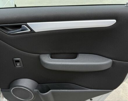 Серый Мерседес Б-класс, объемом двигателя 2 л и пробегом 360 тыс. км за 4950 $, фото 13 на Automoto.ua