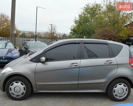 Серый Мерседес Б-класс, объемом двигателя 1.5 л и пробегом 163 тыс. км за 6800 $, фото 4 на Automoto.ua