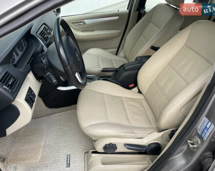 Сірий Мерседес Б-клас, об'ємом двигуна 2 л та пробігом 273 тис. км за 6900 $, фото 21 на Automoto.ua