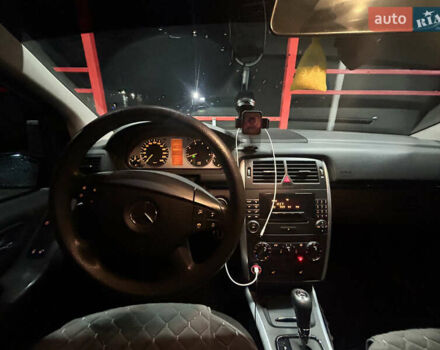 Сірий Мерседес Б-клас, об'ємом двигуна 1.7 л та пробігом 264 тис. км за 5700 $, фото 9 на Automoto.ua