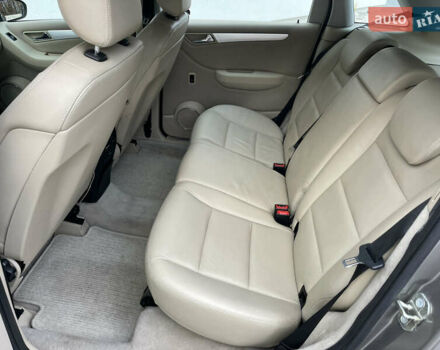 Сірий Мерседес Б-клас, об'ємом двигуна 2 л та пробігом 273 тис. км за 6900 $, фото 27 на Automoto.ua