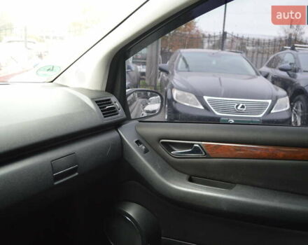 Серый Мерседес Б-класс, объемом двигателя 1.5 л и пробегом 163 тыс. км за 6800 $, фото 12 на Automoto.ua