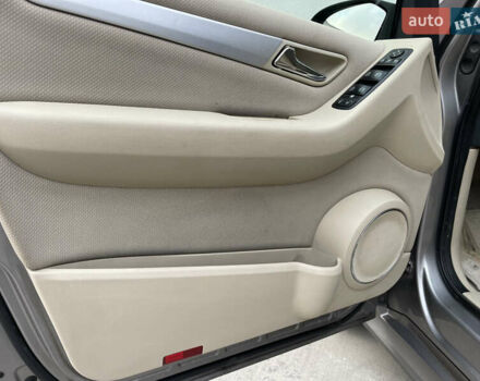 Сірий Мерседес Б-клас, об'ємом двигуна 2 л та пробігом 273 тис. км за 6900 $, фото 31 на Automoto.ua