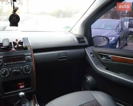 Серый Мерседес Б-класс, объемом двигателя 1.5 л и пробегом 163 тыс. км за 6800 $, фото 11 на Automoto.ua