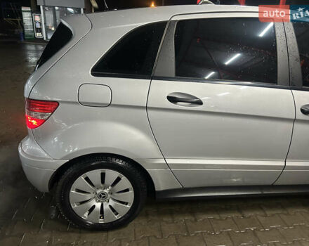 Сірий Мерседес Б-клас, об'ємом двигуна 1.7 л та пробігом 264 тис. км за 5700 $, фото 4 на Automoto.ua