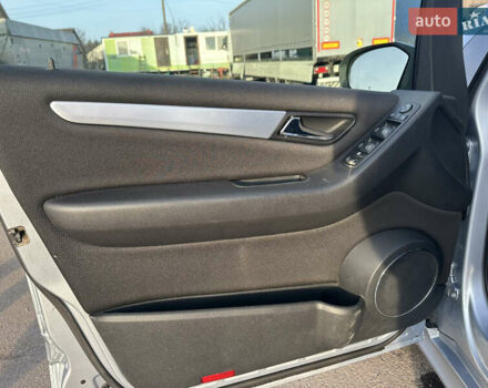 Серый Мерседес Б-класс, объемом двигателя 1.7 л и пробегом 252 тыс. км за 6800 $, фото 7 на Automoto.ua