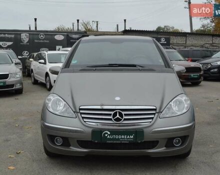 Серый Мерседес Б-класс, объемом двигателя 1.5 л и пробегом 163 тыс. км за 6800 $, фото 7 на Automoto.ua