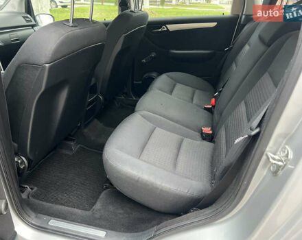 Сірий Мерседес Б-клас, об'ємом двигуна 2 л та пробігом 238 тис. км за 6700 $, фото 17 на Automoto.ua