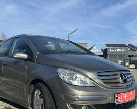 Серый Мерседес Б-класс, объемом двигателя 2 л и пробегом 235 тыс. км за 6200 $, фото 1 на Automoto.ua