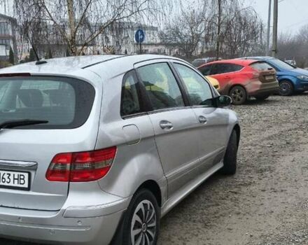 Серый Мерседес Б-класс, объемом двигателя 2 л и пробегом 289 тыс. км за 5700 $, фото 6 на Automoto.ua