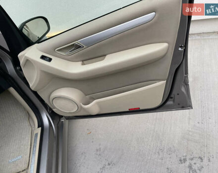 Сірий Мерседес Б-клас, об'ємом двигуна 2 л та пробігом 273 тис. км за 6900 $, фото 28 на Automoto.ua