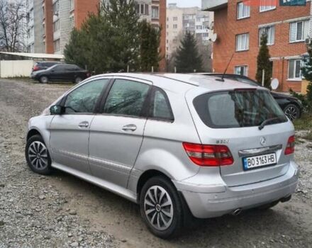 Серый Мерседес Б-класс, объемом двигателя 2 л и пробегом 289 тыс. км за 5700 $, фото 2 на Automoto.ua