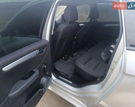 Серый Мерседес Б-класс, объемом двигателя 2 л и пробегом 220 тыс. км за 6000 $, фото 7 на Automoto.ua