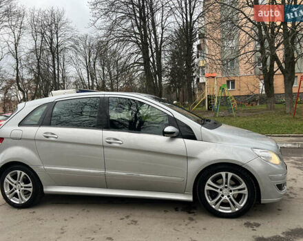 Серый Мерседес Б-класс, объемом двигателя 2 л и пробегом 239 тыс. км за 6500 $, фото 4 на Automoto.ua
