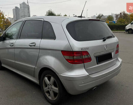 Сірий Мерседес Б-клас, об'ємом двигуна 2 л та пробігом 273 тис. км за 4000 $, фото 5 на Automoto.ua