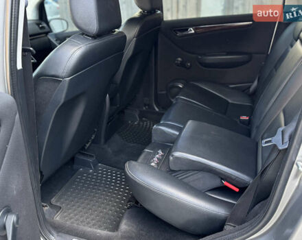 Серый Мерседес Б-класс, объемом двигателя 2 л и пробегом 267 тыс. км за 6600 $, фото 8 на Automoto.ua