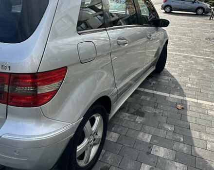 Серый Мерседес Б-класс, объемом двигателя 2 л и пробегом 273 тыс. км за 5500 $, фото 4 на Automoto.ua