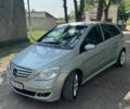 Серый Мерседес Б-класс, объемом двигателя 2 л и пробегом 350 тыс. км за 5900 $, фото 1 на Automoto.ua