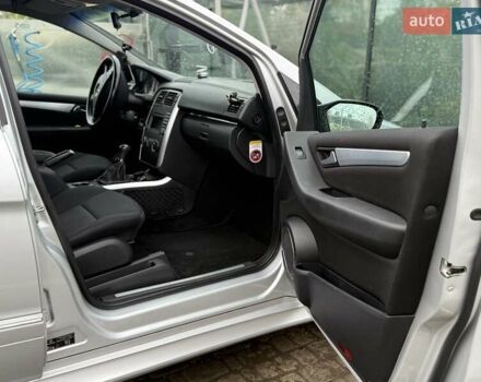 Серый Мерседес Б-класс, объемом двигателя 1.99 л и пробегом 247 тыс. км за 6500 $, фото 4 на Automoto.ua