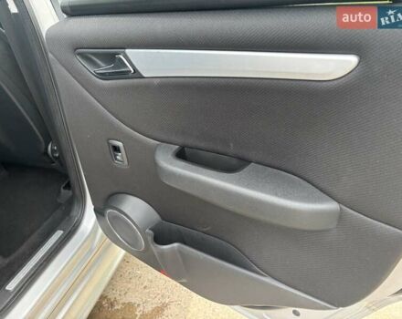 Мерседес Б-класс 2007 в Нововолынск на Automoto.ua Серый Мерседес Б-класс, объемом двигателя 2 л и пробегом 219 тыс. км за 7900 $, фото 10 на Automoto.ua
