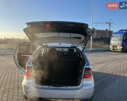 Серый Мерседес Б-класс, объемом двигателя 1.5 л и пробегом 224 тыс. км за 5999 $, фото 24 на Automoto.ua