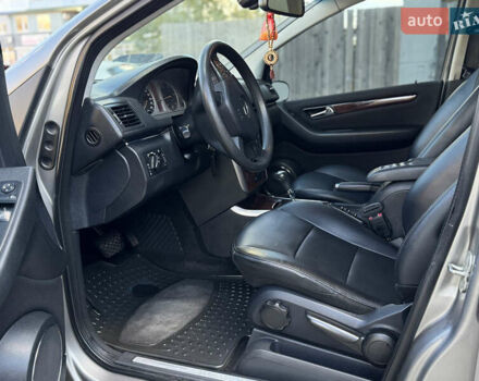 Серый Мерседес Б-класс, объемом двигателя 2 л и пробегом 267 тыс. км за 6600 $, фото 7 на Automoto.ua