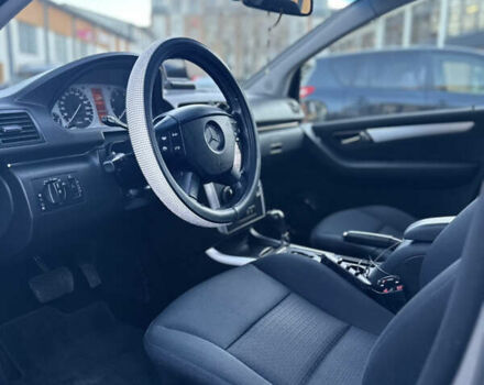 Сірий Мерседес Б-клас, об'ємом двигуна 2.04 л та пробігом 262 тис. км за 6500 $, фото 9 на Automoto.ua