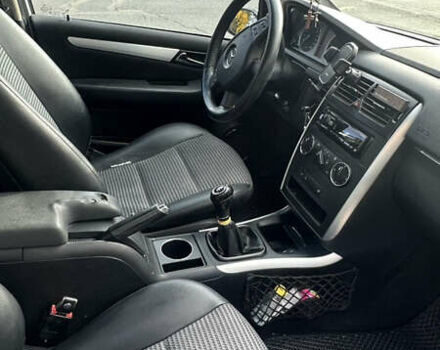 Серый Мерседес Б-класс, объемом двигателя 2 л и пробегом 273 тыс. км за 5500 $, фото 15 на Automoto.ua