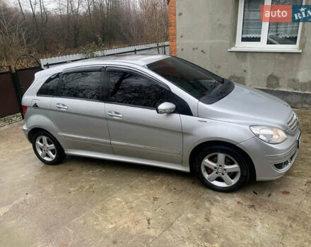 Серый Мерседес Б-класс, объемом двигателя 2 л и пробегом 306 тыс. км за 6200 $, фото 2 на Automoto.ua