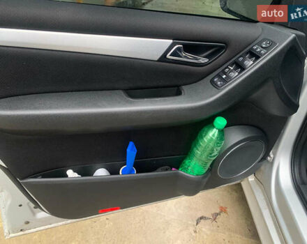 Серый Мерседес Б-класс, объемом двигателя 2 л и пробегом 306 тыс. км за 6200 $, фото 5 на Automoto.ua