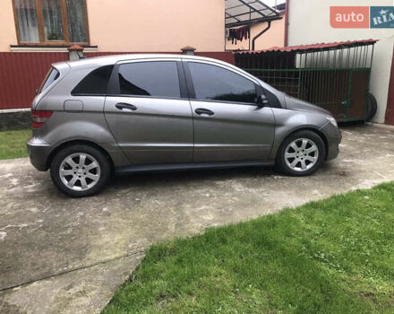 Серый Мерседес Б-класс, объемом двигателя 2 л и пробегом 261 тыс. км за 6200 $, фото 6 на Automoto.ua